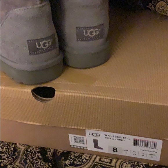 Ugh Boots Classic Tall - Picture 4 of 6